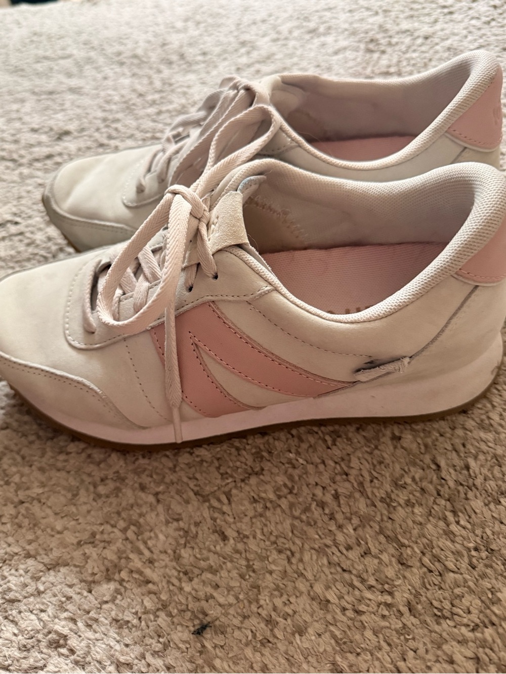 Kizik Milan Slip On Tennis Shoes- Cream and Pink size 7.5 women’s